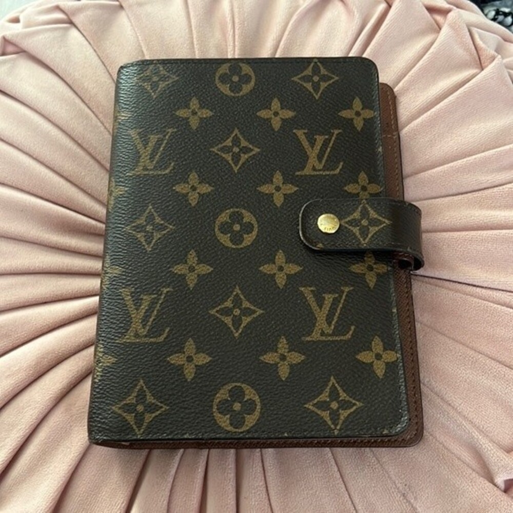 Louis Vuitton MM Monogram Agenda (Medium size) 6 ring Personal Size